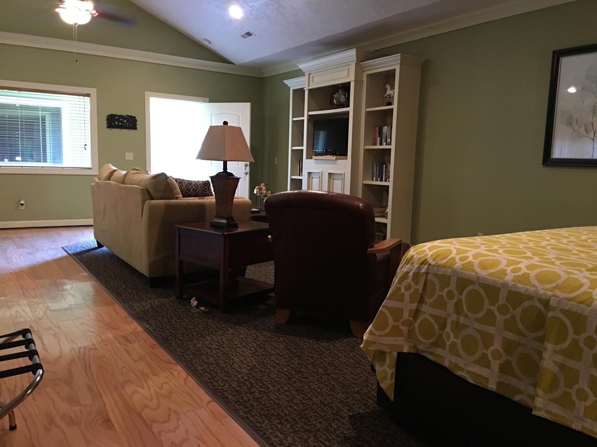 Southern Comfort Suites Mayfield Экстерьер фото